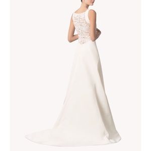 Carolina Herrera Dalma Sample Wedding Gown